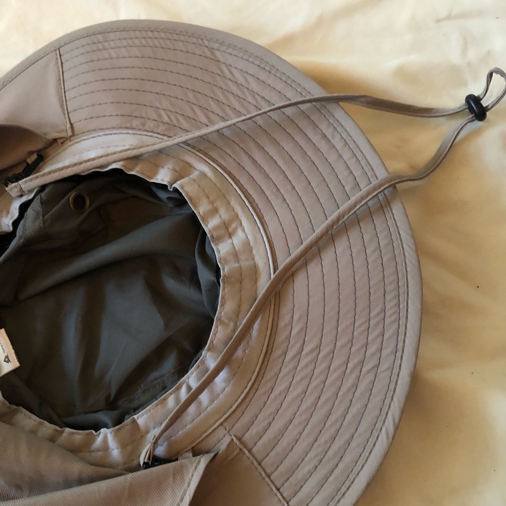 Water Resistant Sun Protection Hat - Picture 5 of 6